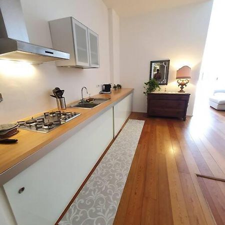 Daisy Apartment - City Center ลาสเปเซีย ภายนอก รูปภาพ