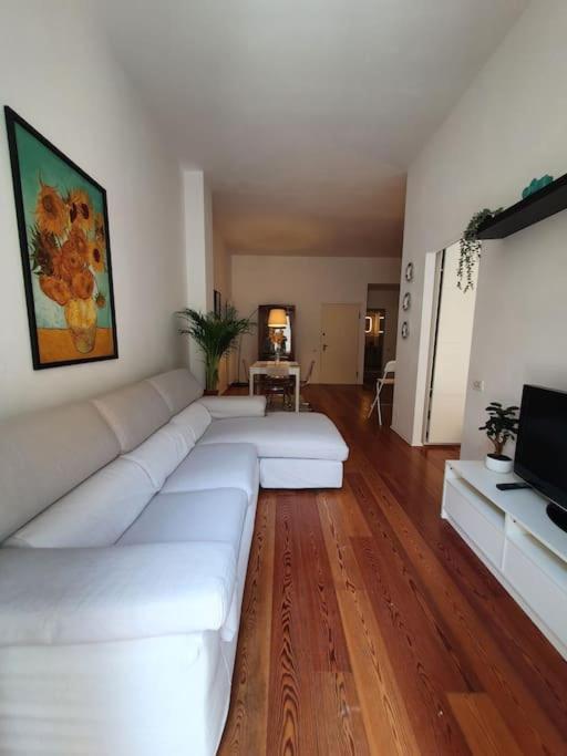 Daisy Apartment - City Center ลาสเปเซีย ภายนอก รูปภาพ